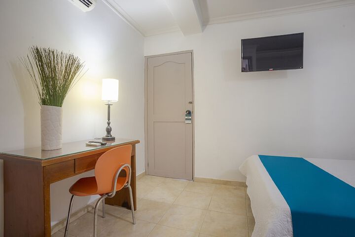 Room 9 of 24