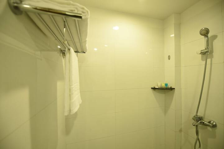 Room 41 of 80