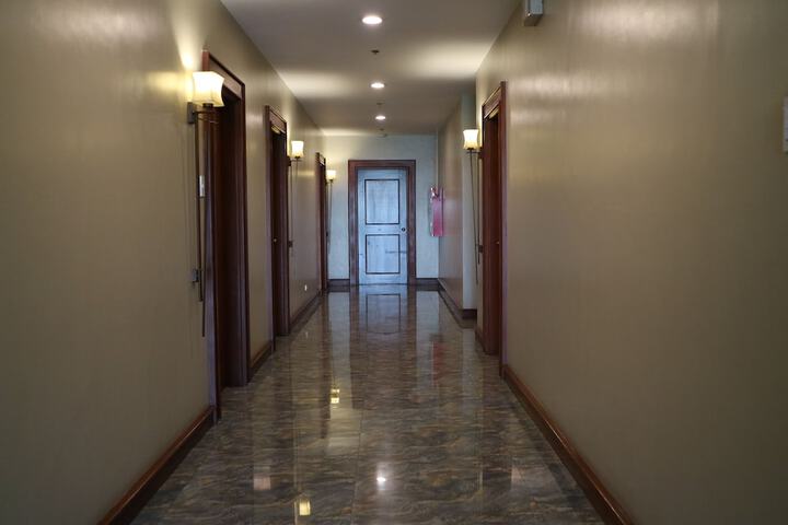 Ballroom/Hall 82 of 90