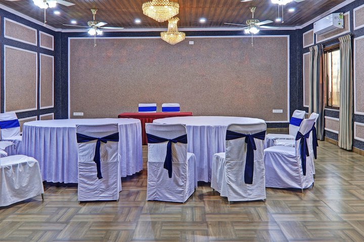 Ballroom/Hall 33 of 39