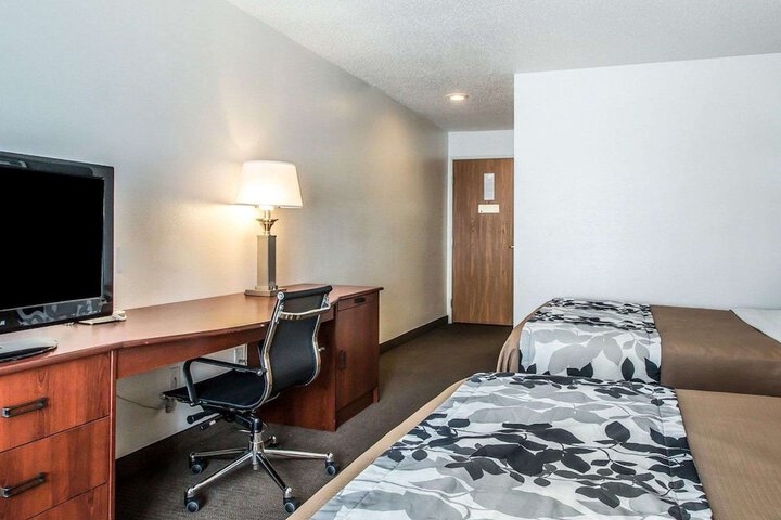 Double Room 2 Queen Beds (4 of 4)