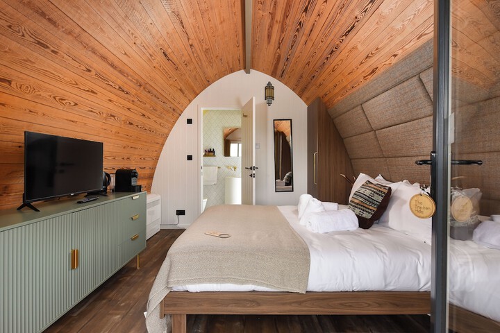 Room 4 of 39