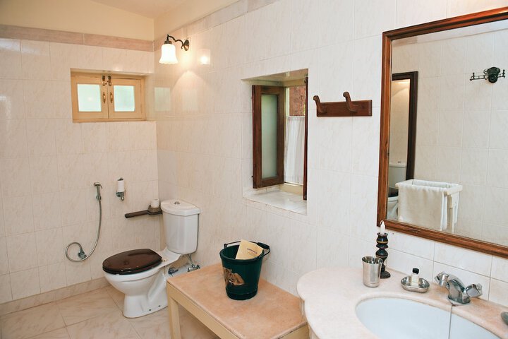 Room 8 of 28