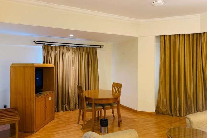 Room 43 of 76