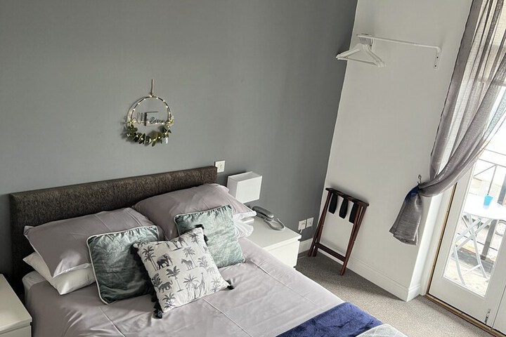 Room 3 of 12
