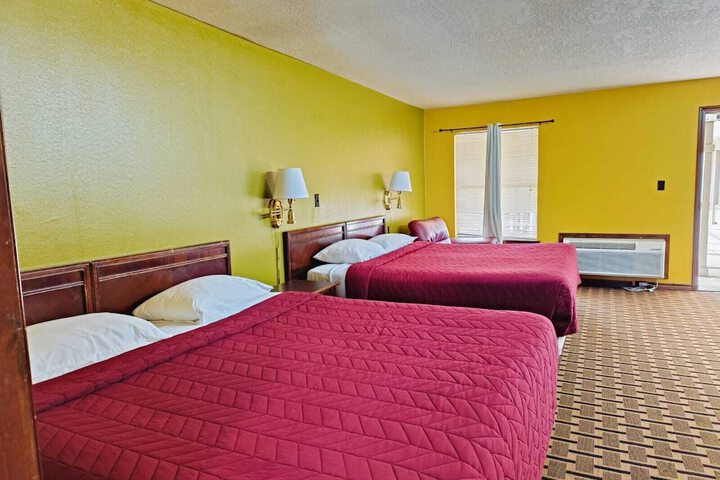 Room 7 of 27