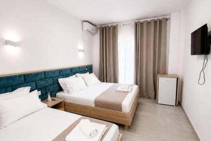 Room 12 of 20