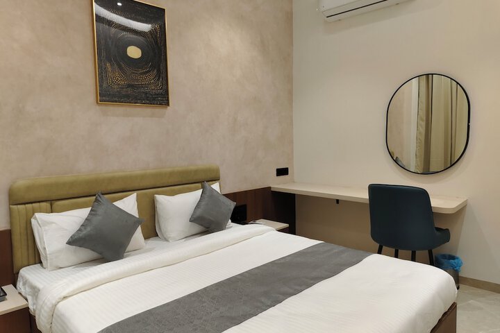 Room 6 of 34