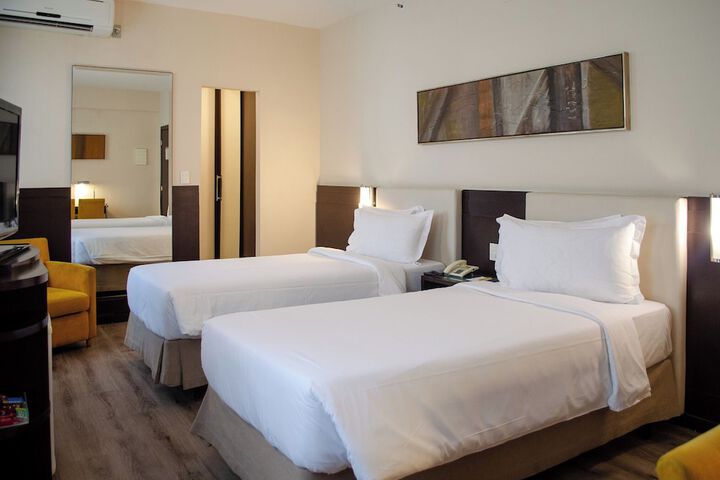 Room 35 of 108