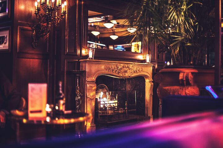 Lounge 15 of 20