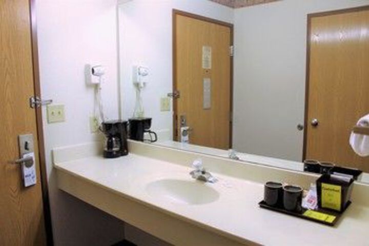 Room 15 of 76