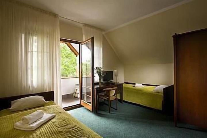 Room 7 of 41