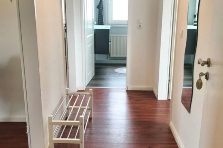 Room 12 of 18