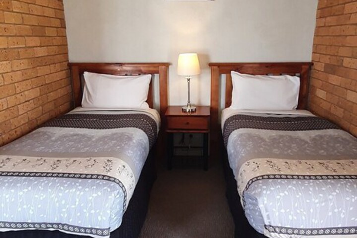 Room 10 of 30