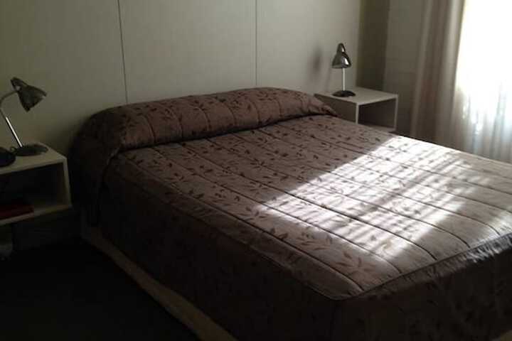 Room 12 of 37