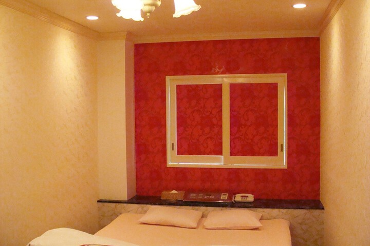 Room 17 of 31