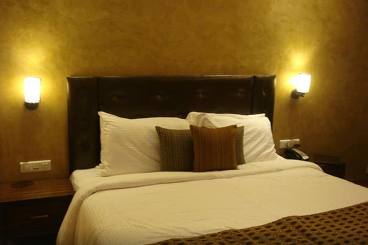 Room 9 of 119