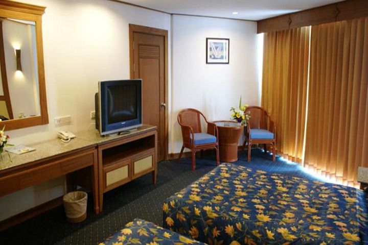 Room 8 of 44