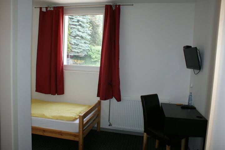 Room 10 of 39