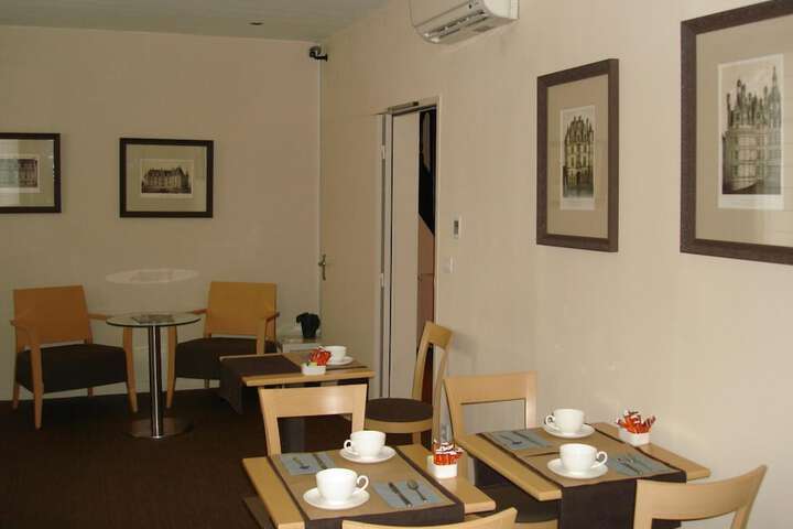 Dining 37 of 43