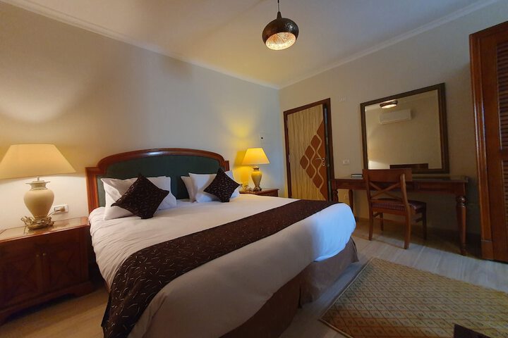 Room 19 of 34