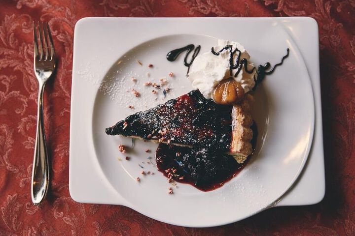 Dining 9 of 25