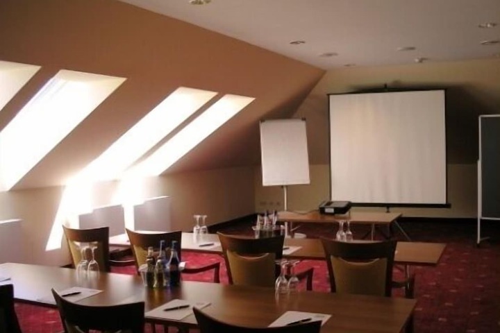 Meeting 28 of 32