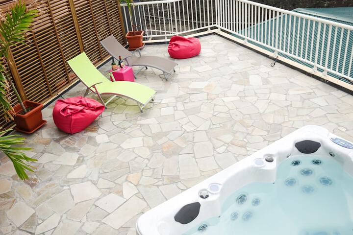 Sundeck 36 of 41