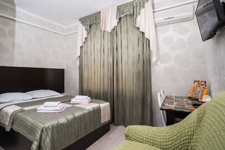 Room 15 of 34