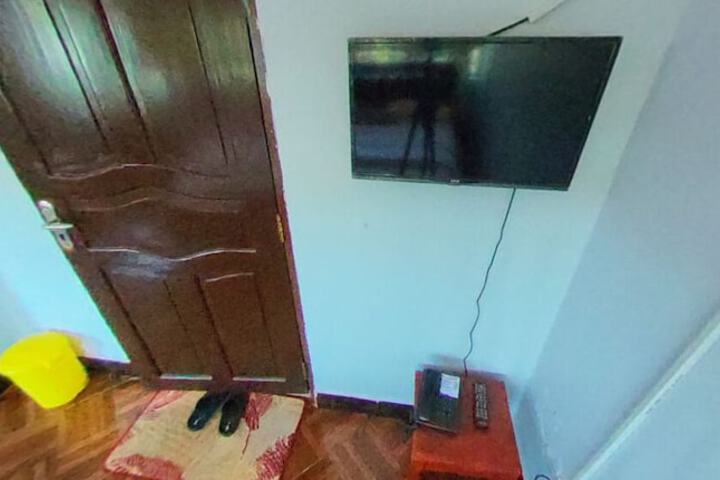 Room 32 of 82