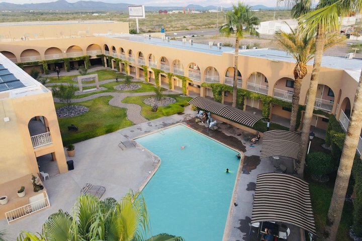Pool 10 of 18