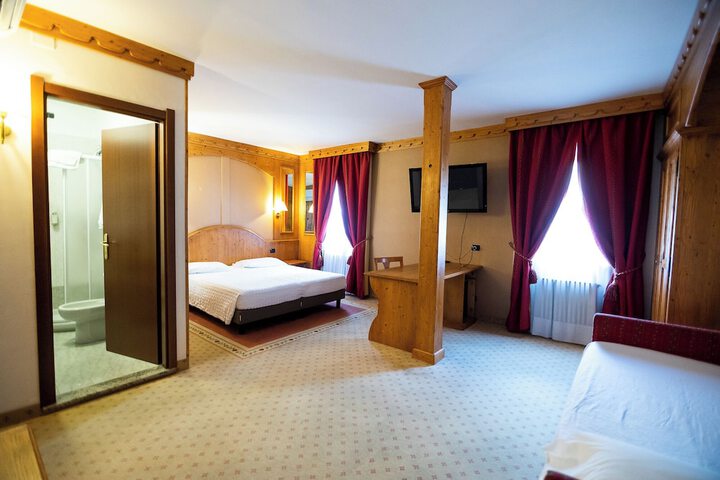 Room 34 of 57