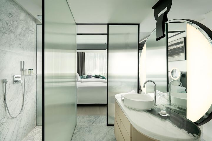 Room 27 of 224