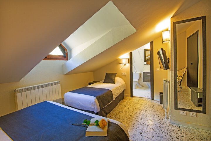 Room 8 of 48