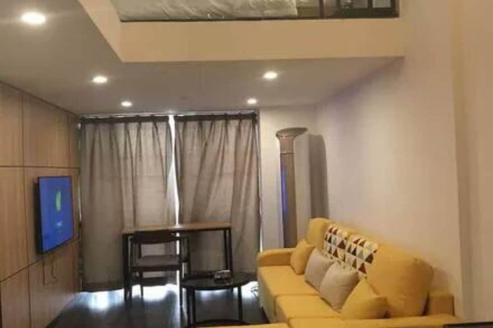 Room 8 of 15