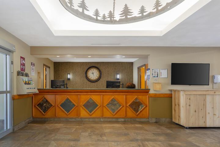 Hotel Interior 4 of 45