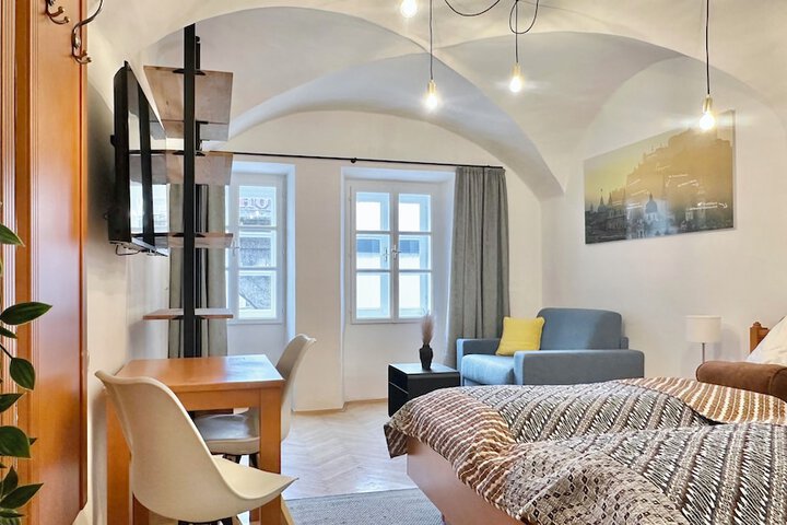 Room 33 of 109