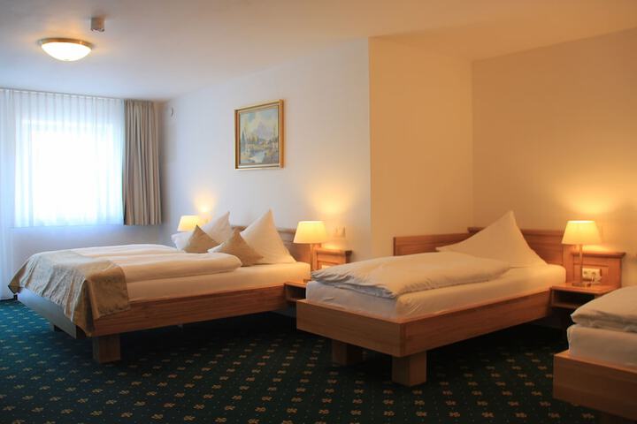 Room 10 of 45