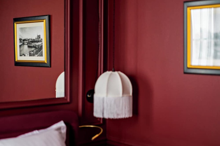 Room 27 of 63