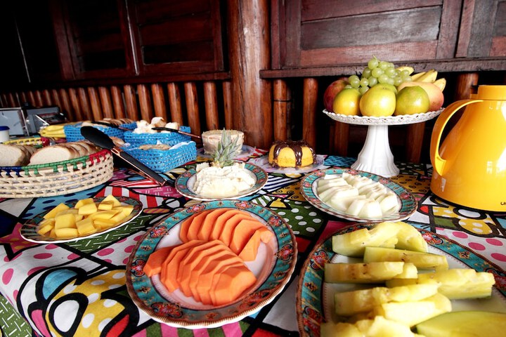 Dining 6 of 8