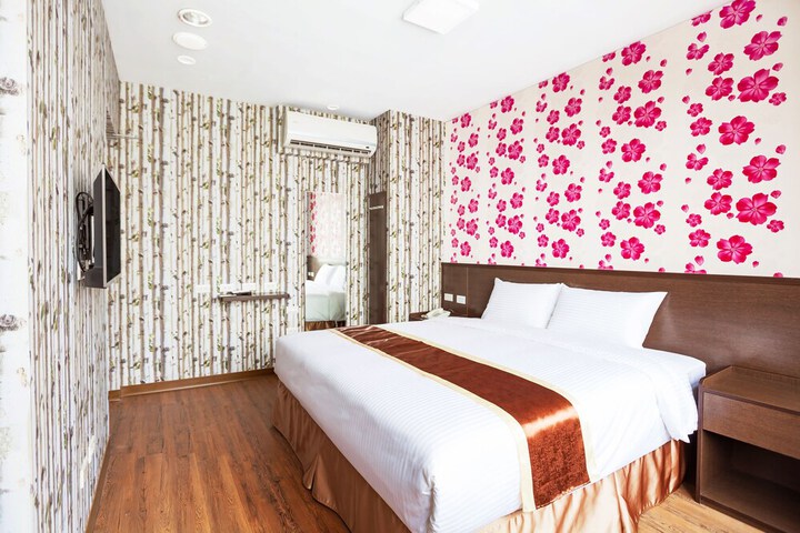 Room 15 of 65