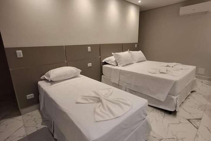Room 13 of 36