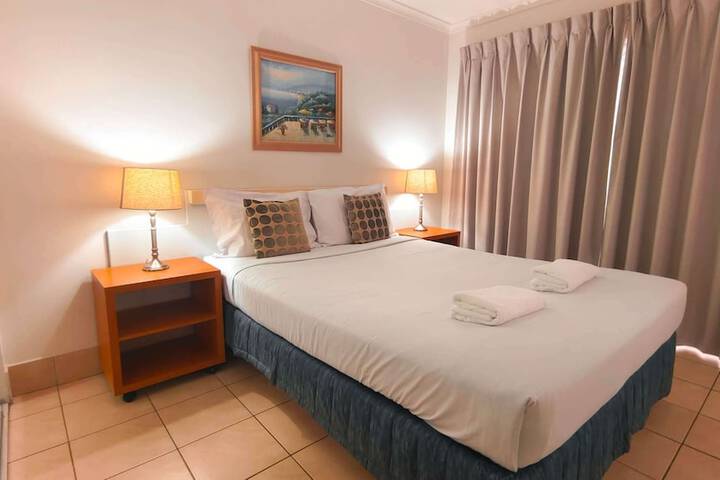Room 2 of 37
