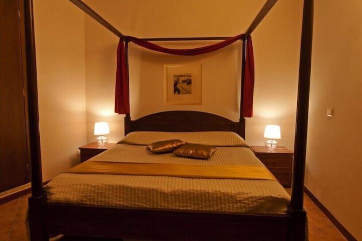 Room 12 of 35
