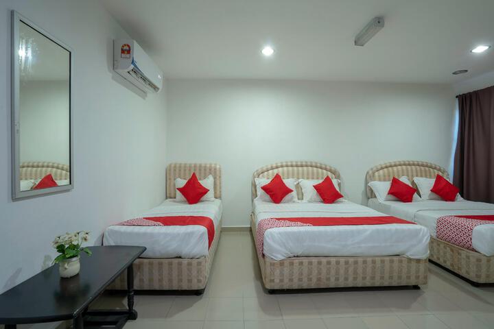 Room 25 of 34