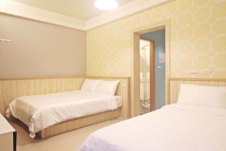 Room 8 of 15