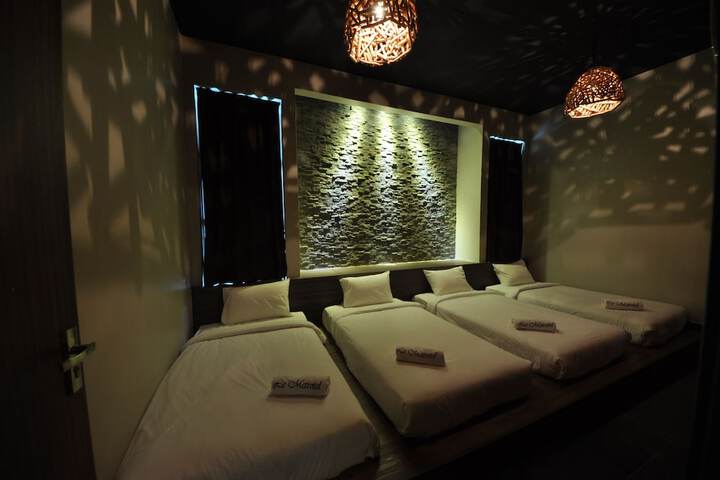 Room 17 of 37