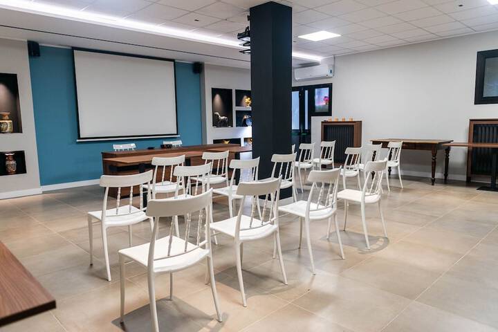 Business Center 60 of 61