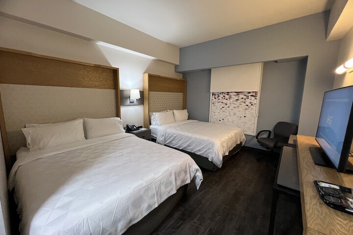 Room 2 of 113