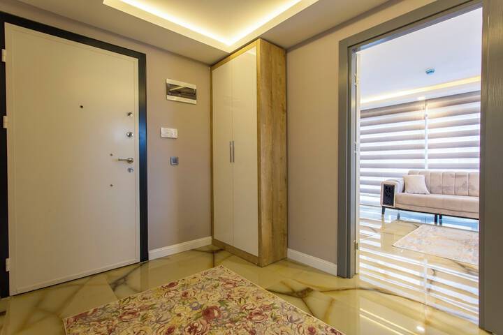 Room 11 of 38